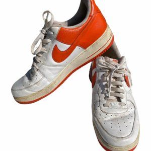NIKE AIR FORCE 1 LOW WHITE TEAM ORANGE SIZE 13